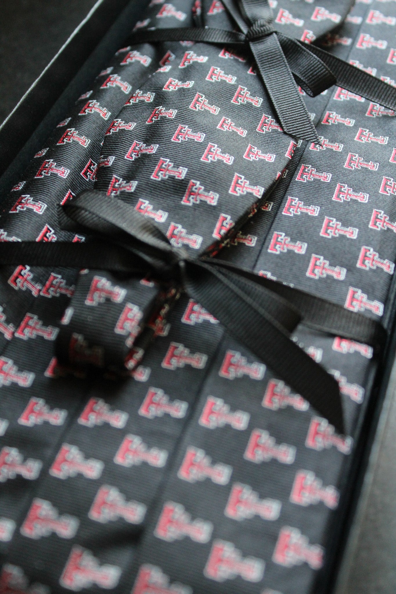 Texas Tech Cummerbund Set